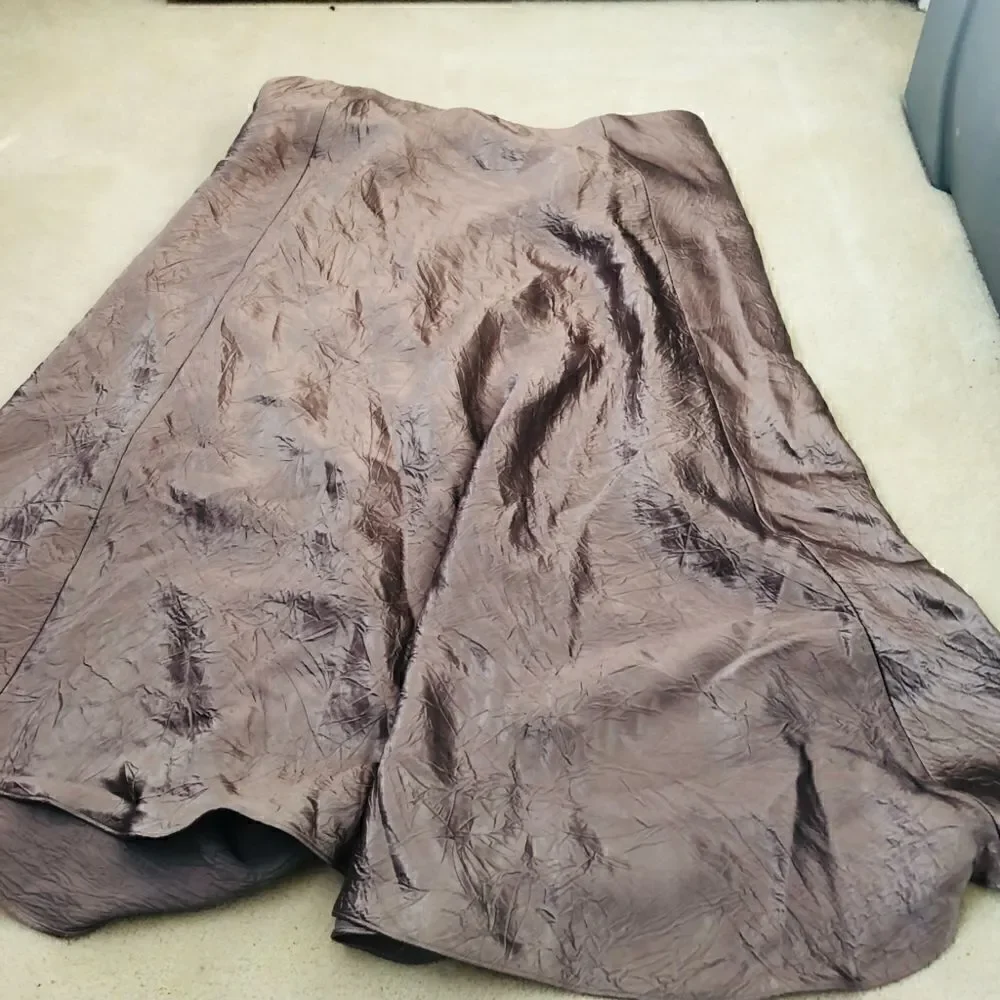 NWT Vince. Asymmetrical Crinkled Satin Skirt Taupe Size Large - Picture 7 of 12
